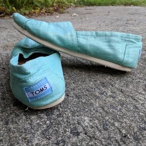 Metallic Blue Toms
